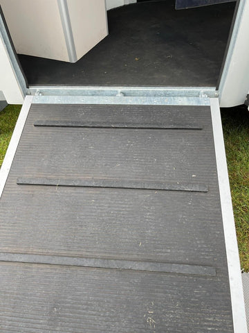 Horse box Trailer Ramp mat 110cm wide x 135cm long x 20mm Rib thickness